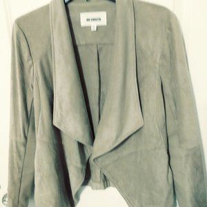 BB Dakota Jacket, size M, tan color.